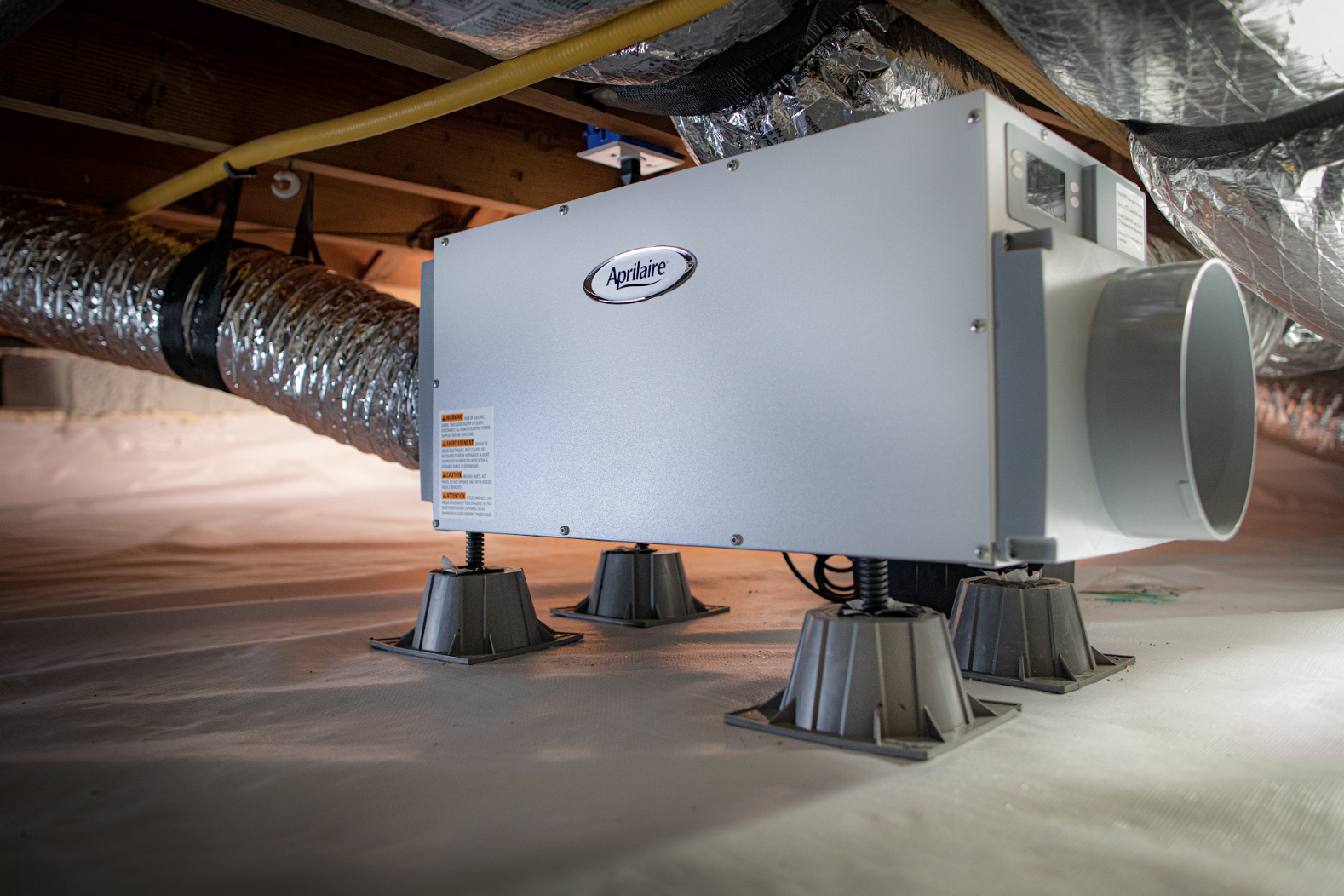 Interior view of an Medina living space with a humidity control system, promoting a healthier and more comfortable environment